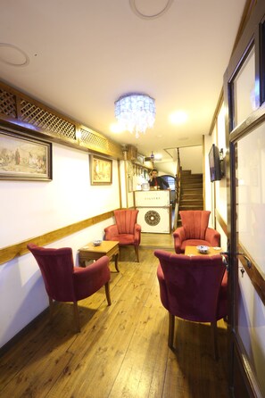 Interior entrance - Hotel Ankatra (Ankara)