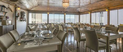 Daily buffet breakfast (EUR 4 per person)