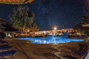 Seasonal outdoor pool, open 8:30 AM to 8:00 PM, pool umbrellas - Gelli Apartments (Kos)