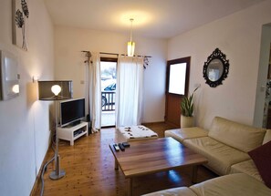 Villa, 3 Bedrooms, Mountain View | Living room