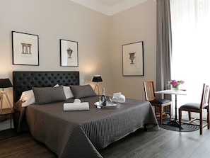 Superior Triple Room, Private Bathroom - Residenza Cavour (Rome)