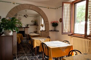 Breakfast area