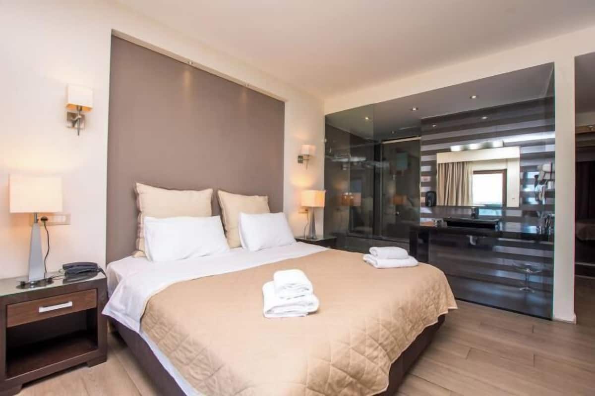 In-room safe, blackout drapes, soundproofing, free cribs/infant beds