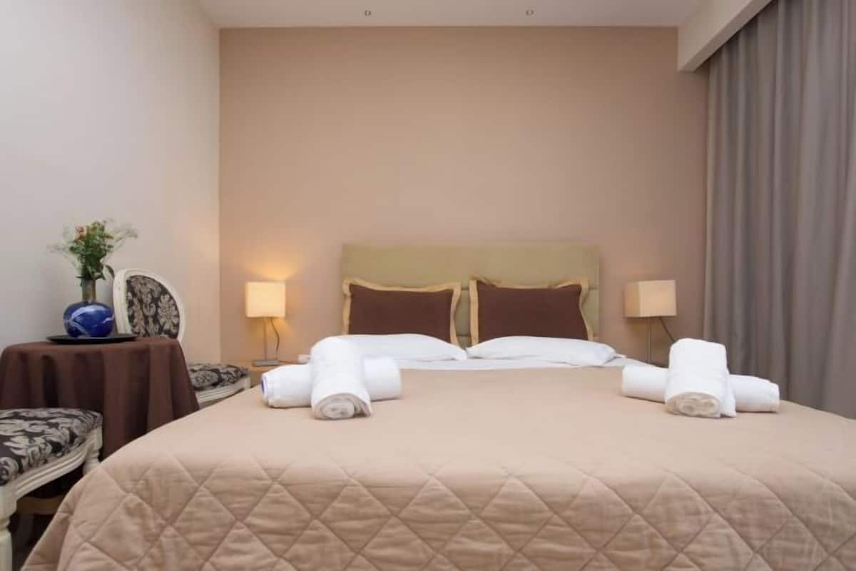 In-room safe, blackout drapes, soundproofing, free cribs/infant beds