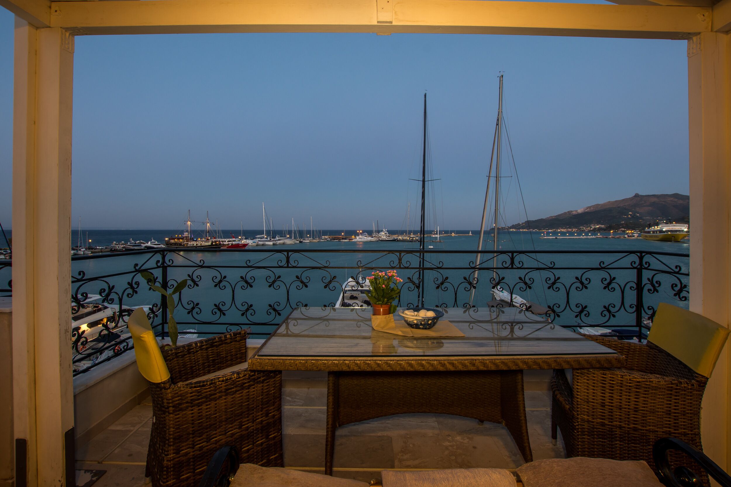 Deluxe Suite, Sea View | Balcony