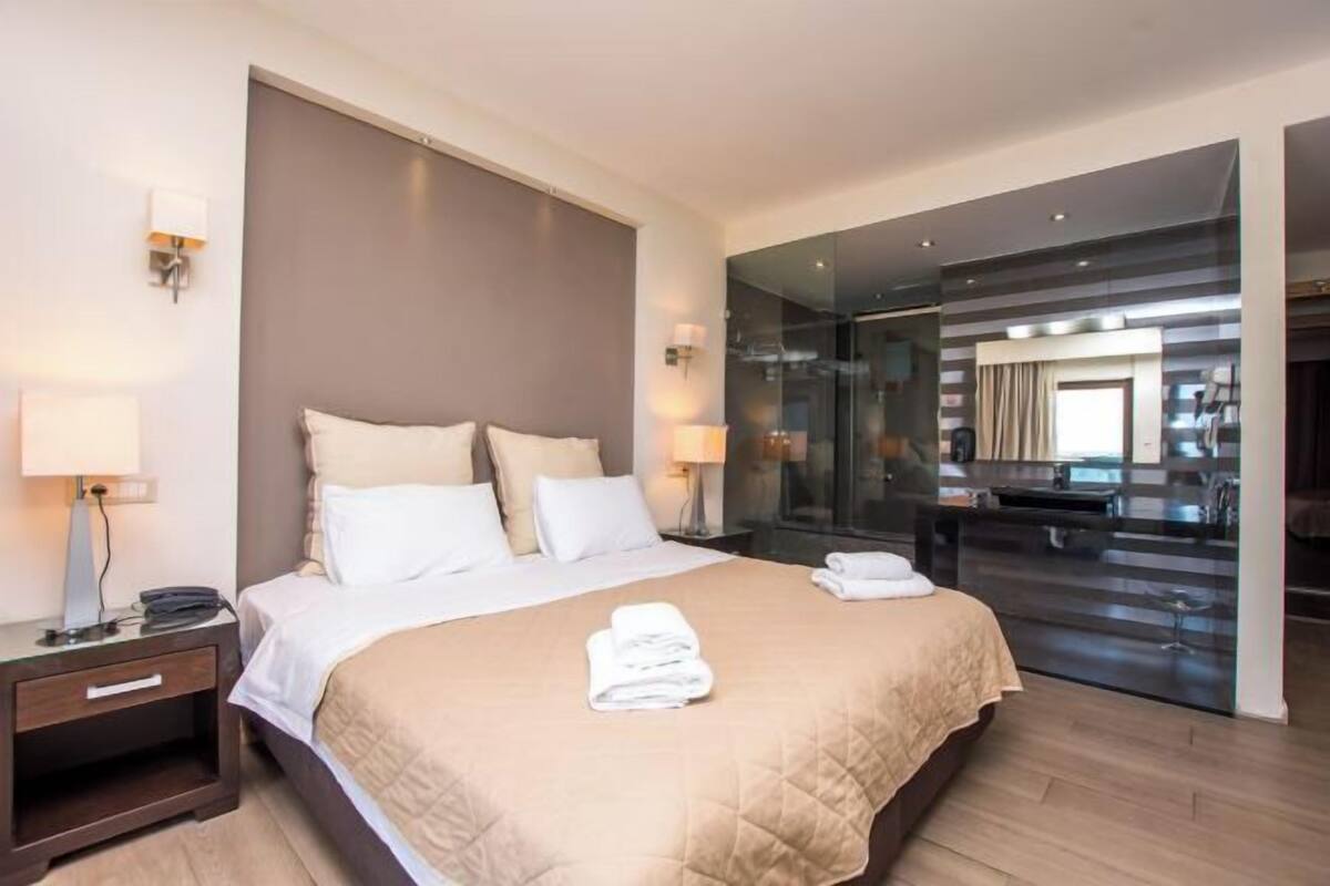 In-room safe, blackout drapes, soundproofing, free cribs/infant beds