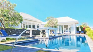 Luxury Villa, 4 Bedrooms, Ocean View | Outdoor pool - Villa Six Karang Kembar (Kutuh)