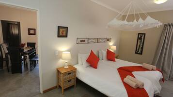 2 bedrooms, iron/ironing board, bed sheets