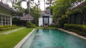 Private pool