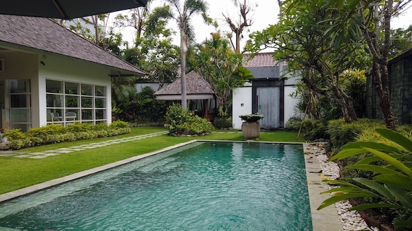 Private pool