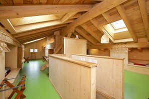 Premium Shared Dormitory, Mixed Dorm | Free WiFi, bed sheets - Hotel Bahnhof (Zermatt)