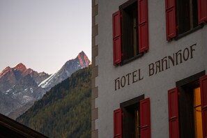 Exterior - Hotel Bahnhof (Zermatt)
