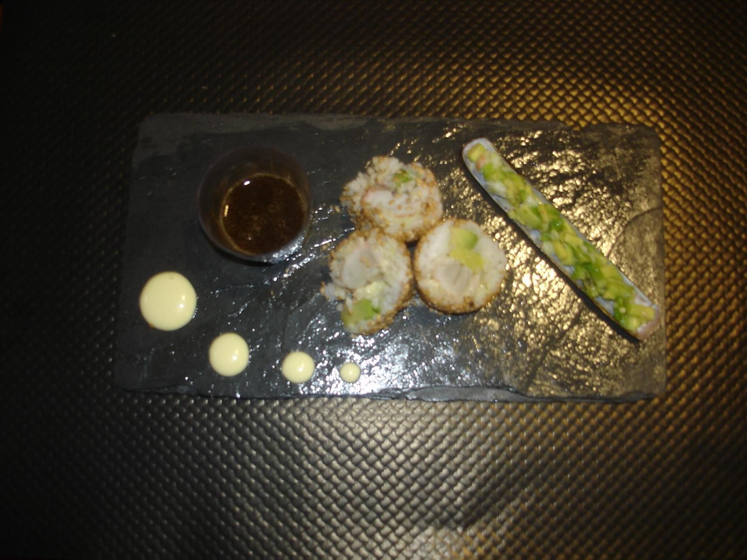 lunch and dinner served, seafood