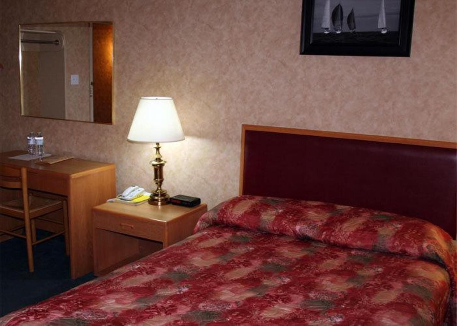 standard room, 2 double beds | desk, iron/ironing board, free wifi, bed sheets