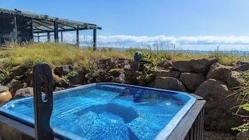 Family Room with Private Hot Tub and Sauna - Self Check-in | 1 bedroom, in-room safe, desk, cribs/infant beds