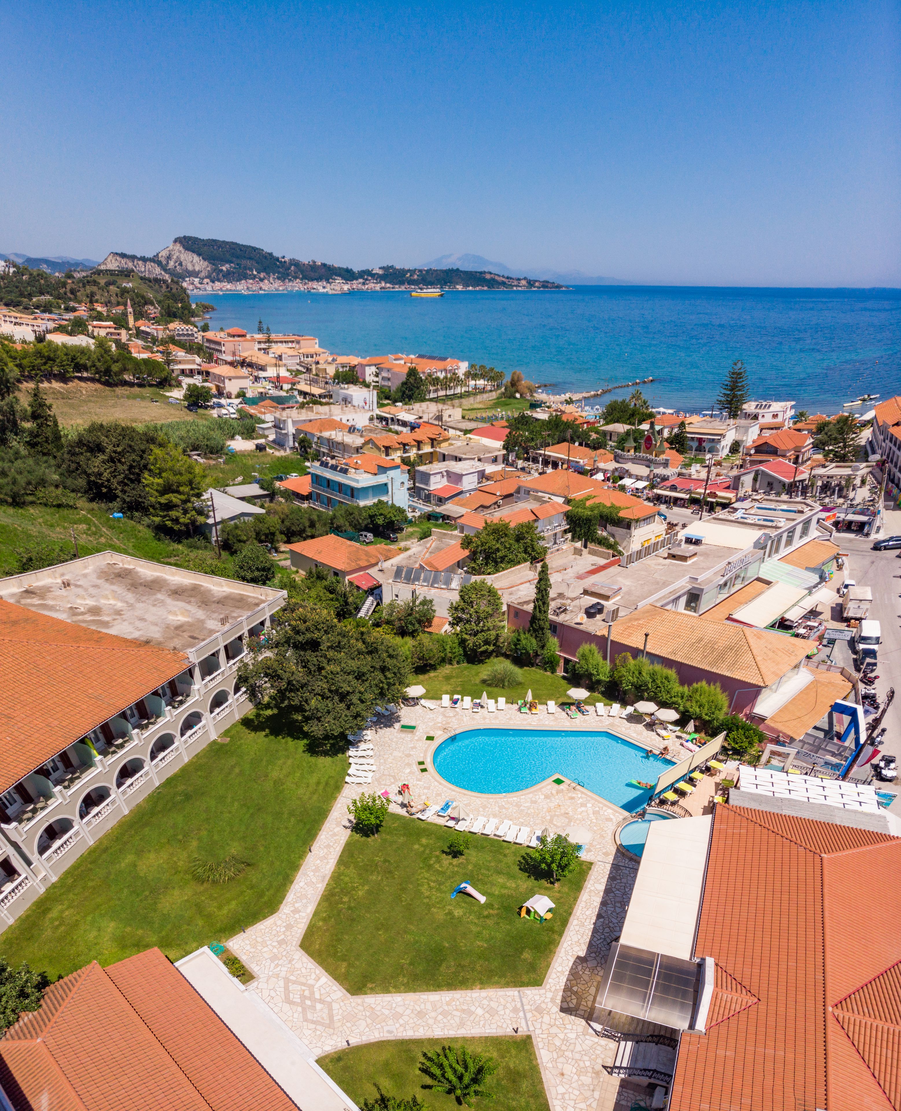Beach nearby, sun-loungers, beach umbrellas, beach towels