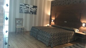 In-room safe, desk, soundproofing, free WiFi