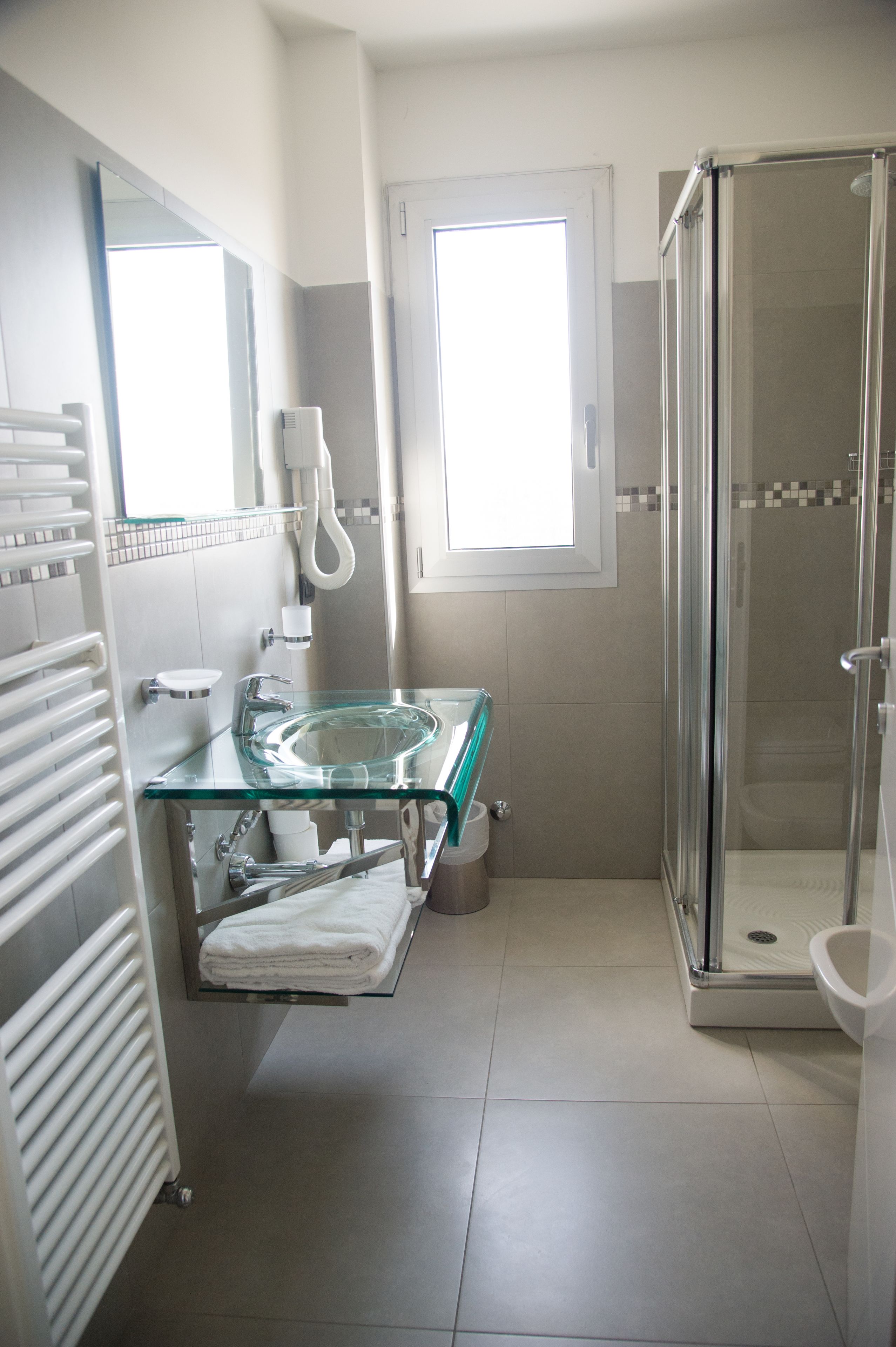 apartment, 2 bedrooms | premium bedding, in-room safe, desk, blackout curtains