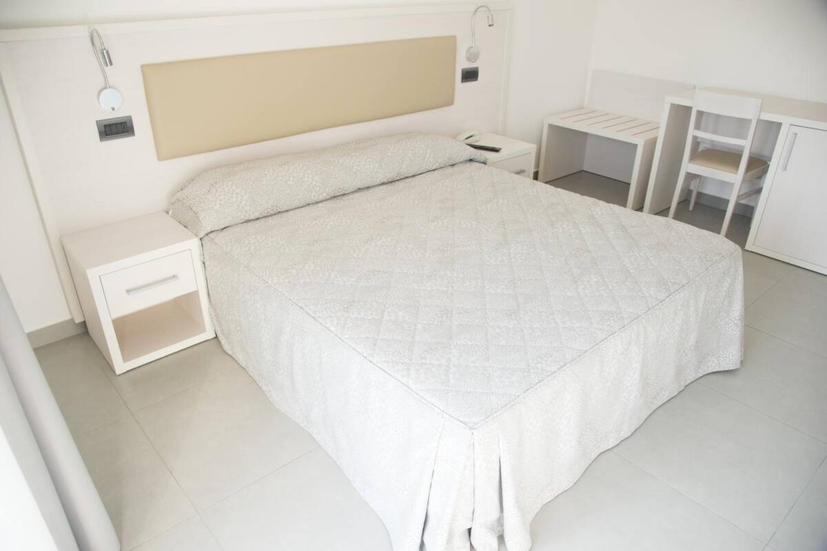 premium bedding, in-room safe, desk, blackout curtains