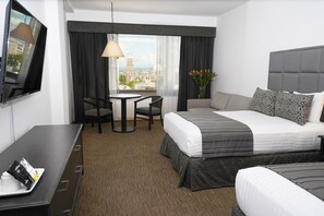 尊贵双人房, 2 张双人床 | 高档床上用品、羽绒被、加厚床垫、客房内保险箱