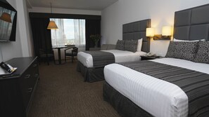 Kamar Double Premier, 2 Tempat Tidur Double | Seprai premium, selimut bulu angsa, bantalan ekstra lembut, dan brankas