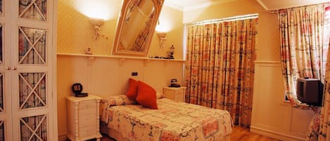 In-room safe, desk, blackout curtains, soundproofing