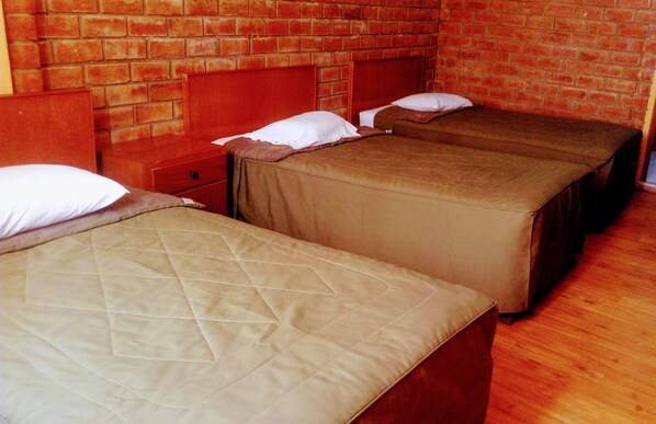 Triple Room | Desk, rollaway beds (surcharge), WiFi (free) - Hotel Meflo Playa Grande (Chala)
