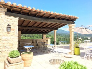 Terrace/patio - Hotel les Hospitaliers (Le Poet-Laval)