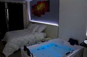 In-room safe, soundproofing, free cots/infant beds, rollaway beds - Hotel Pelayo (Alcala del Jucar)