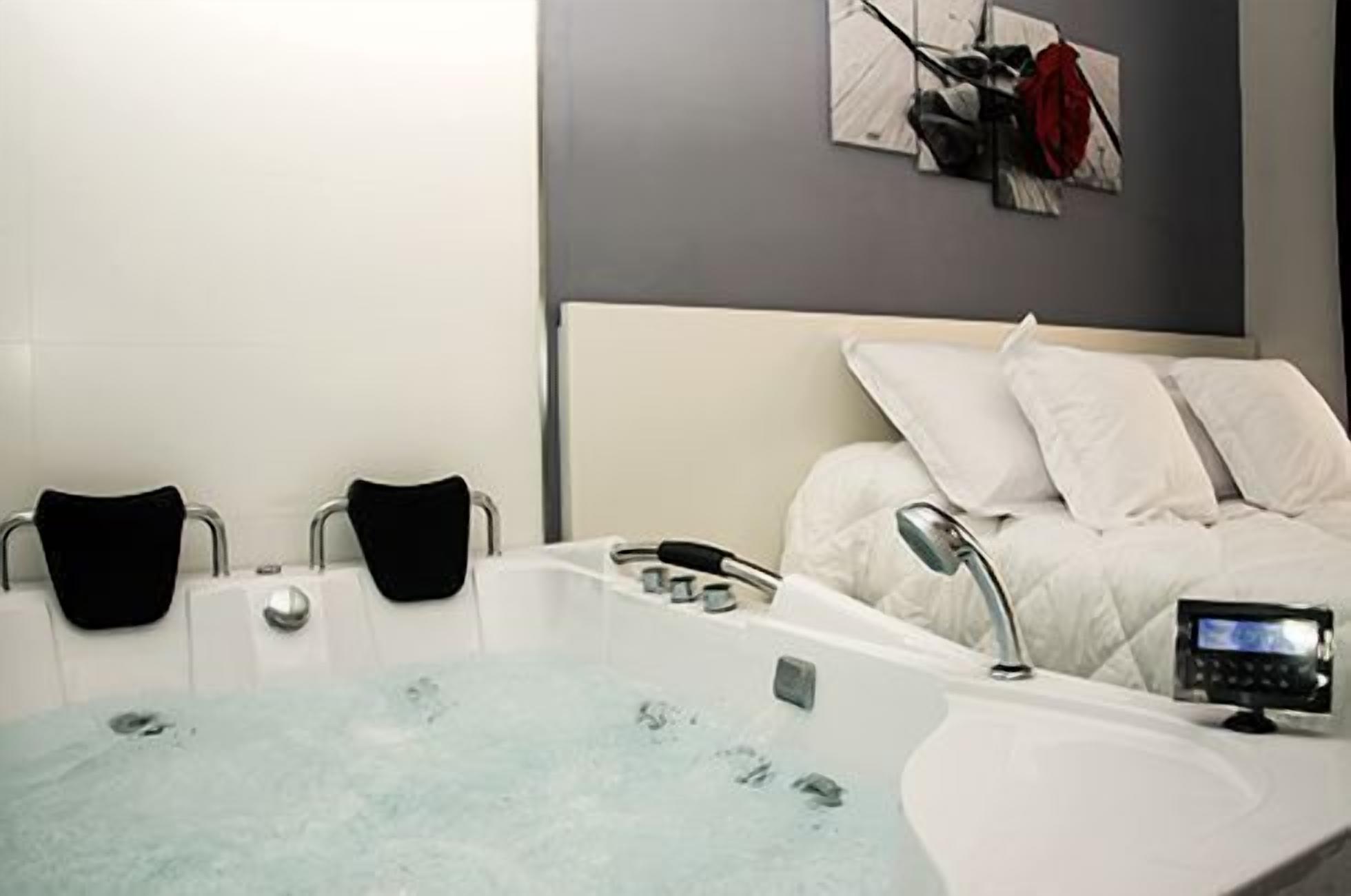 premium room | jetted bathtub