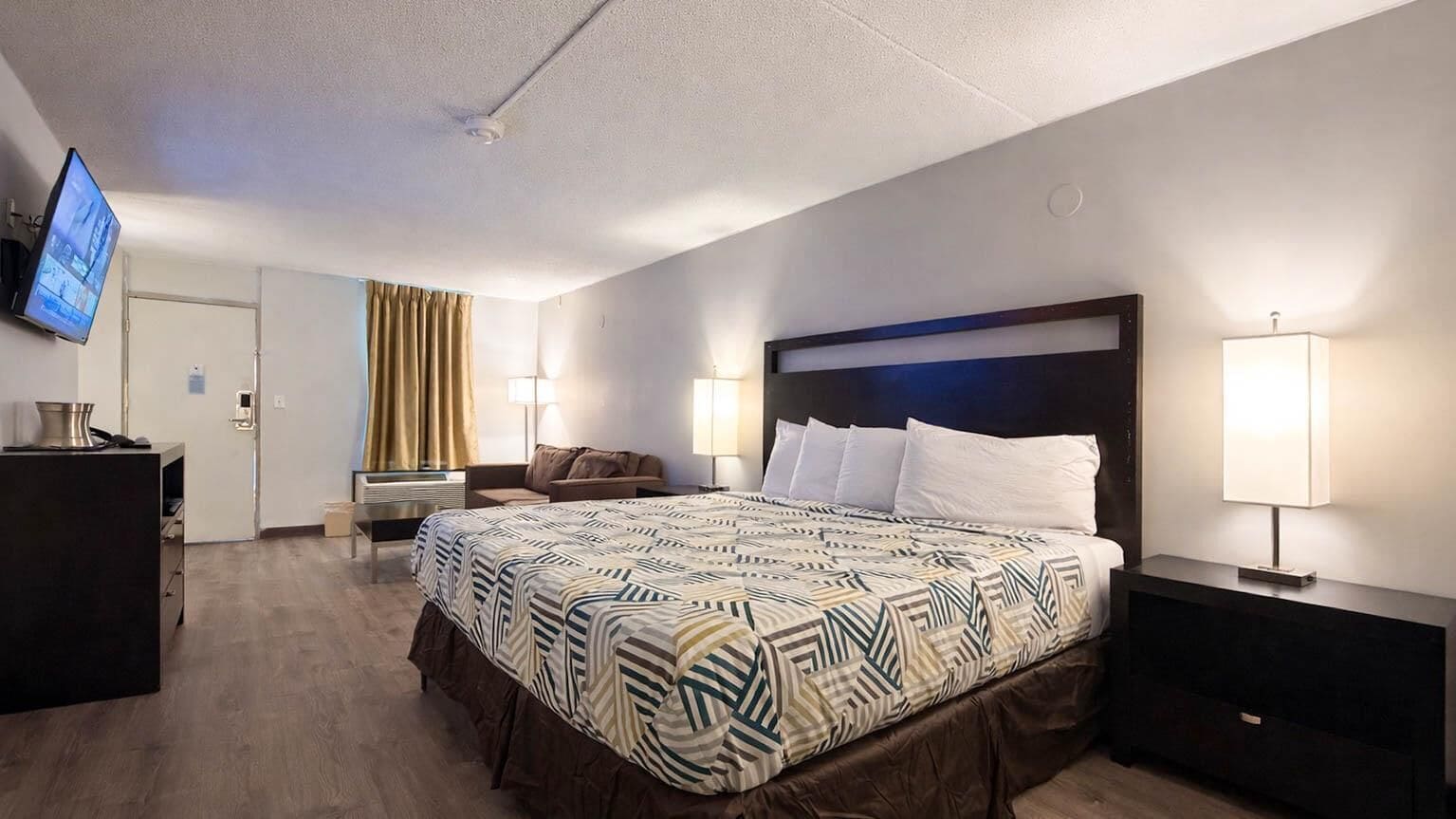 1 bedroom, desk, free WiFi, bed sheets