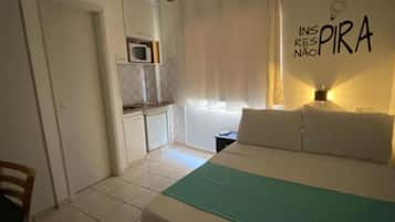 Quarto standard Casal (ventilador de teto) | 1 quarto, frigobar, cofres nos quartos, escrivaninha