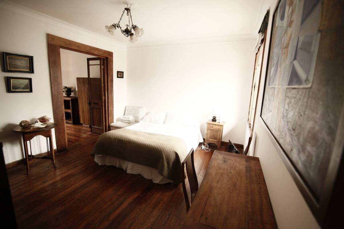 In-room safe, desk, soundproofing, free WiFi