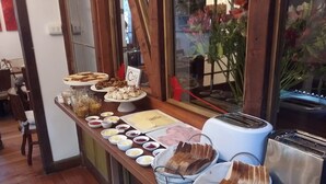 Desayuno estilo bufé