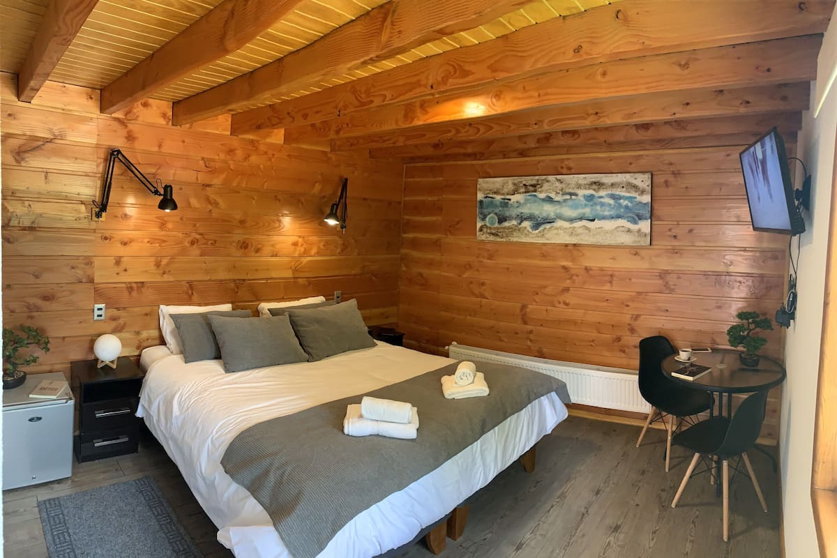King Suites | Biancheria da letto di alta qualità, materassi a doppio strato