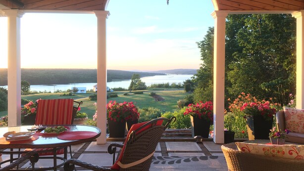 Terrace/patio - The Tranquility Suites (Kingsclear)