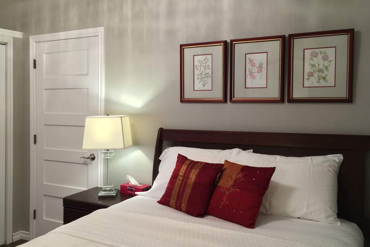Suite, 1 cama Queen size, vista al río, en el área del jardín (The Studio Suite) | 1 habitación, ropa de cama de alta calidad y muebles diferentes