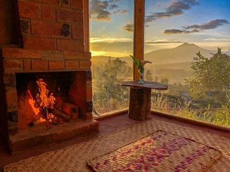 Family Cabin, Fireplace, Mountain View. Cabañas Balcón del Lago