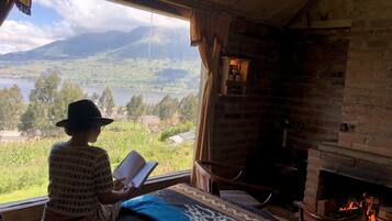 Cabane Familiale, cheminée, vue lac | 1 chambre, literie de qualité supérieure, couette en duvet d'oie