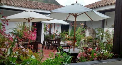 Hotel Casa del ColibrĂ