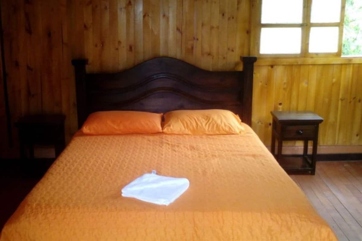 Family Room, Shared Bathroom (Rincon) | Desk, soundproofing, free WiFi, wheelchair access