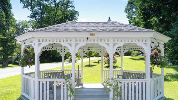 Terrace/patio - Iron Masters - Inn on Main (Lakeville)