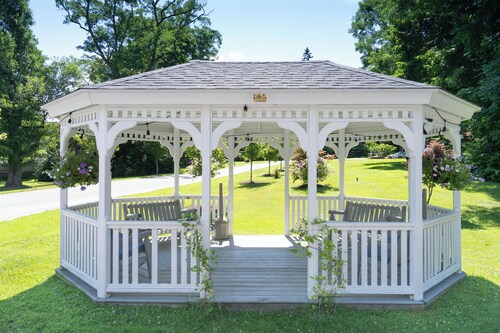 Iron Masters - Inn on Main