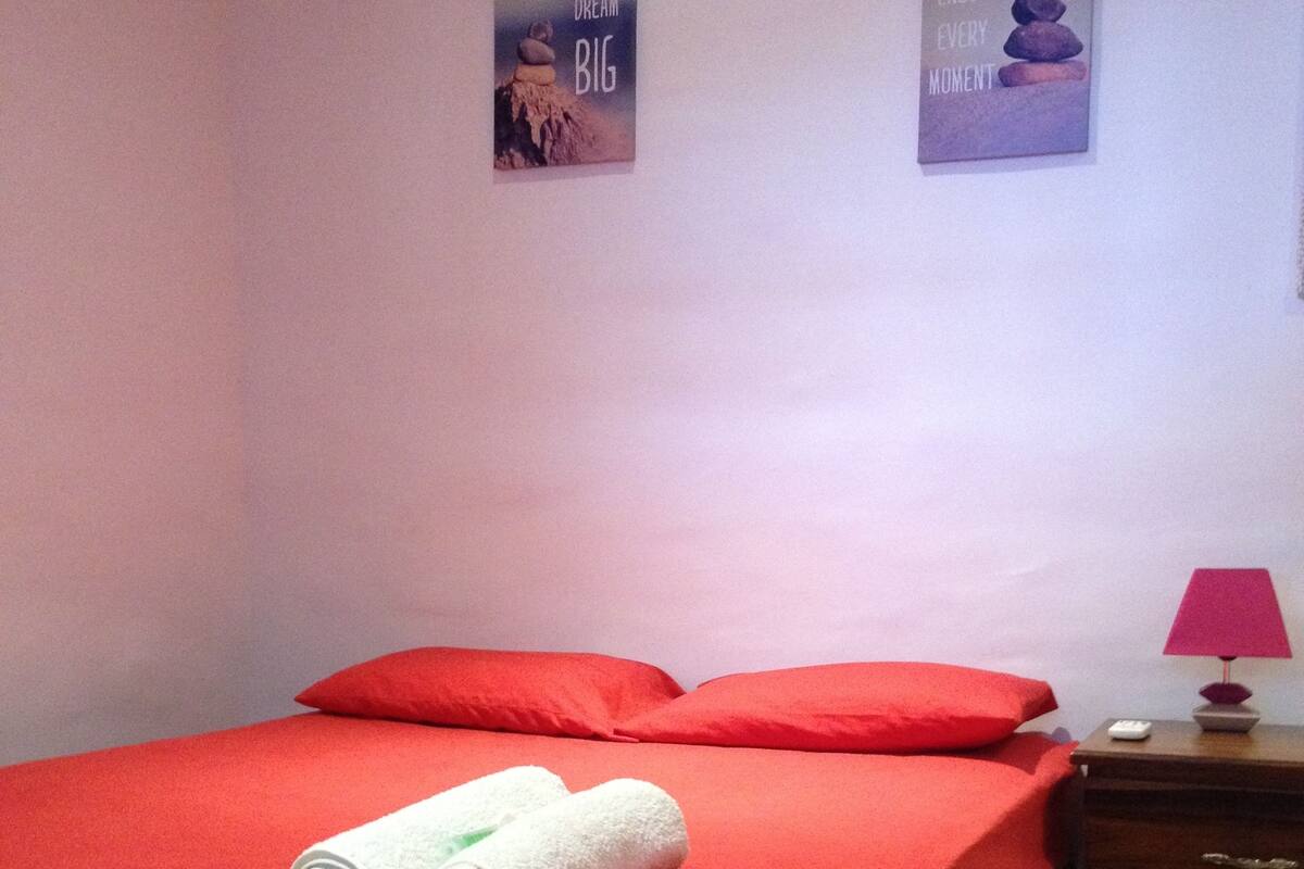 Classic Room, 1 Queen Bed, Non Smoking, Beach View | Water view