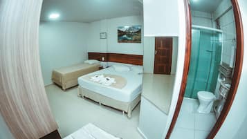 Apartamento Triplo | Frigobar, cofres nos quartos, Wi-Fi de cortesia