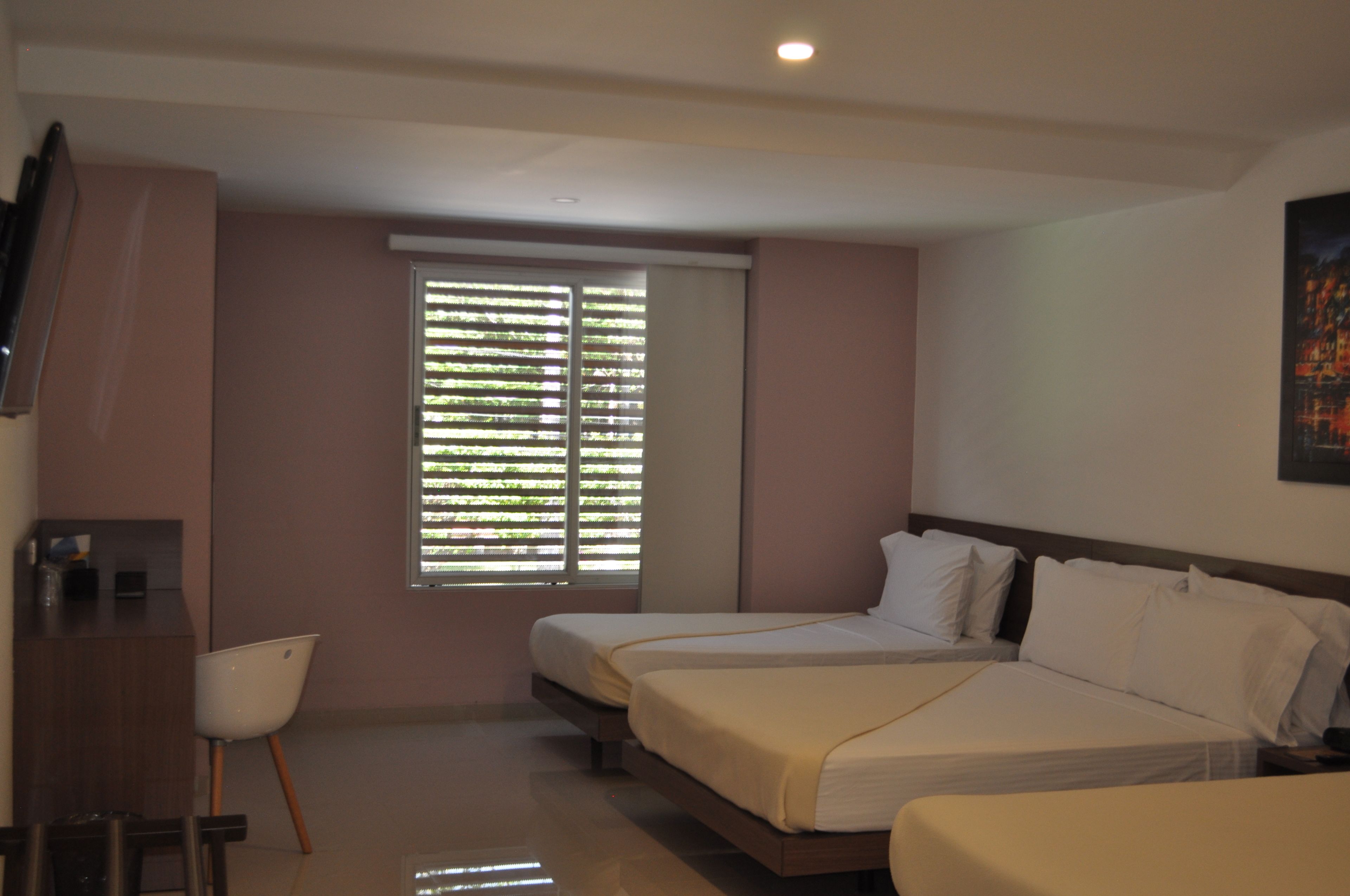 family room | minibar, in-room safe, desk, soundproofing