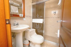 Double Room | Bathroom