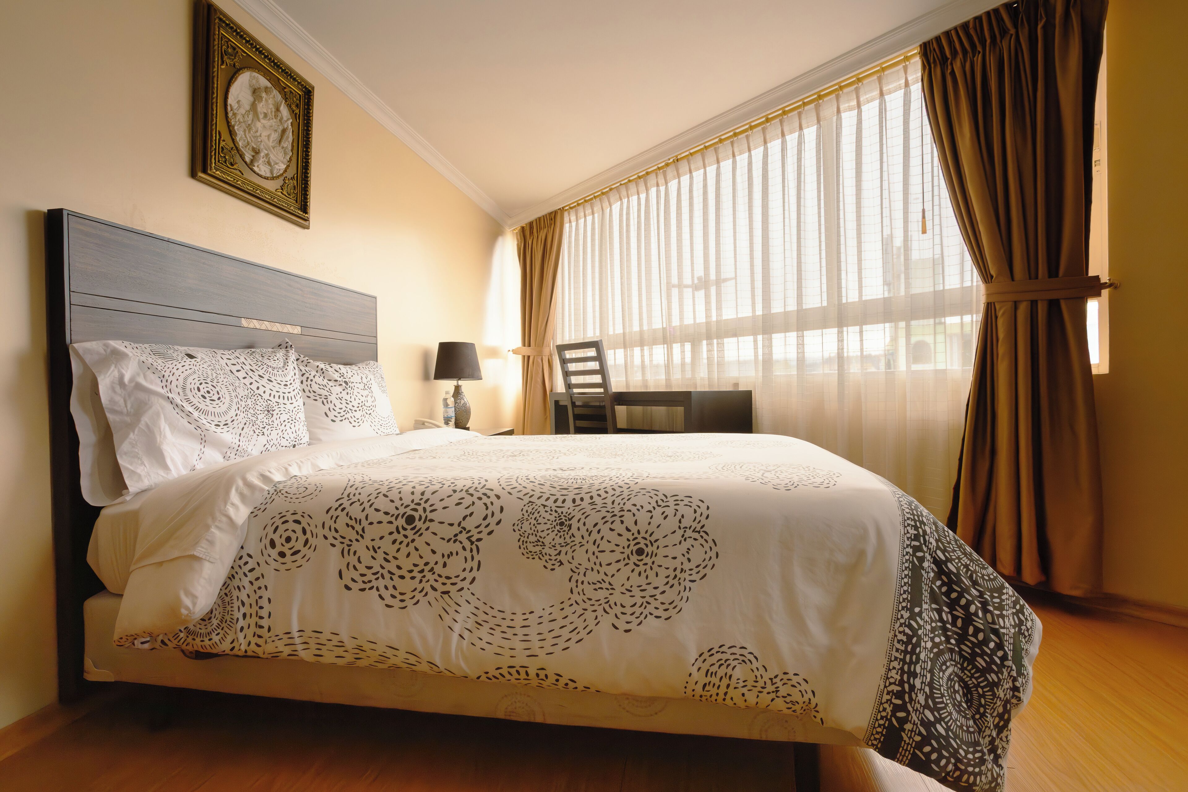 Chambre Simple | Literie de qualité supérieure, bureau, Wi-Fi gratuit