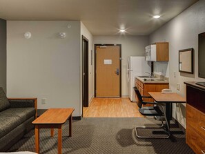 Lobby - WoodSpring Suites Columbus NE I-270 Airport (Columbus)