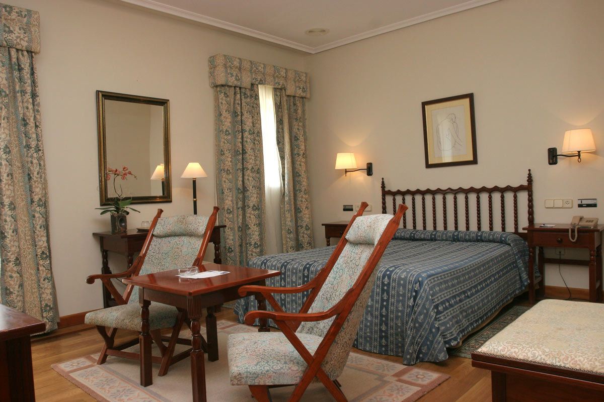 double or twin room | minibar, desk, free cots/infant beds, rollaway beds